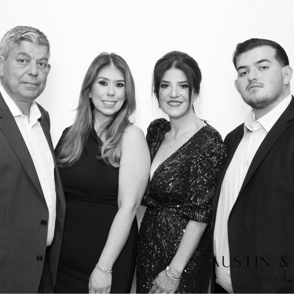 Meet your Posher, Vivian - Picture 3 of 9